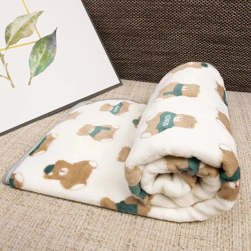 Cozy Flannel Pet Blanket for Dogs and Cats - Winter Warmth with Cartoon Designs